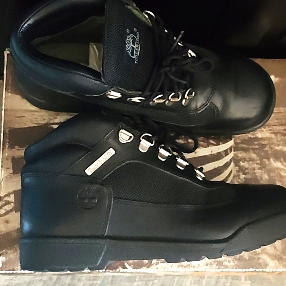 Timberland Size 6 Black Leather Ankle Booties